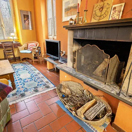 Casa vacanze Colourful Holiday In Castelletto Ticino With Jacuzzi *