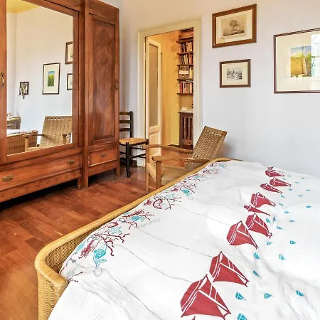 Casa vacanze Colourful Holiday In Castelletto Ticino With Jacuzzi Castelletto sopra Ticino