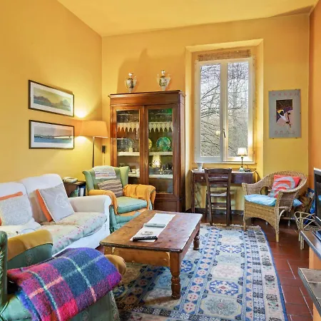 Casa vacanze Colourful Holiday In Castelletto Ticino With Jacuzzi Castelletto sopra Ticino