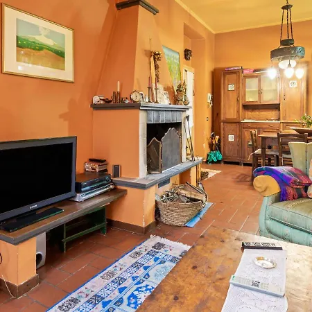 Casa vacanze Colourful Holiday In Castelletto Ticino With Jacuzzi *